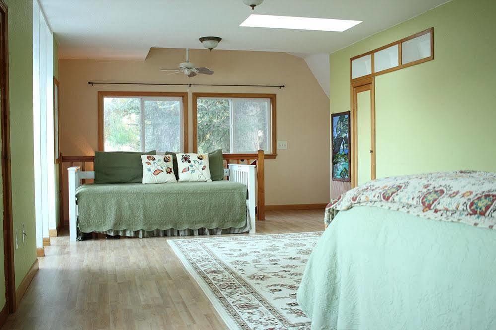The Historic Requa Inn Klamath Exterior photo